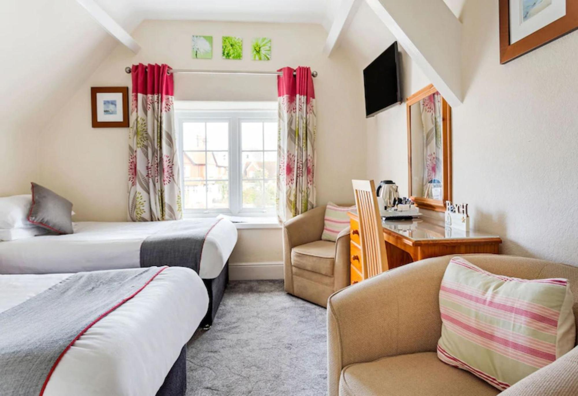 Hotel Anacapri Falmouth Pokoj fotografie A typical bedroom at the hotel