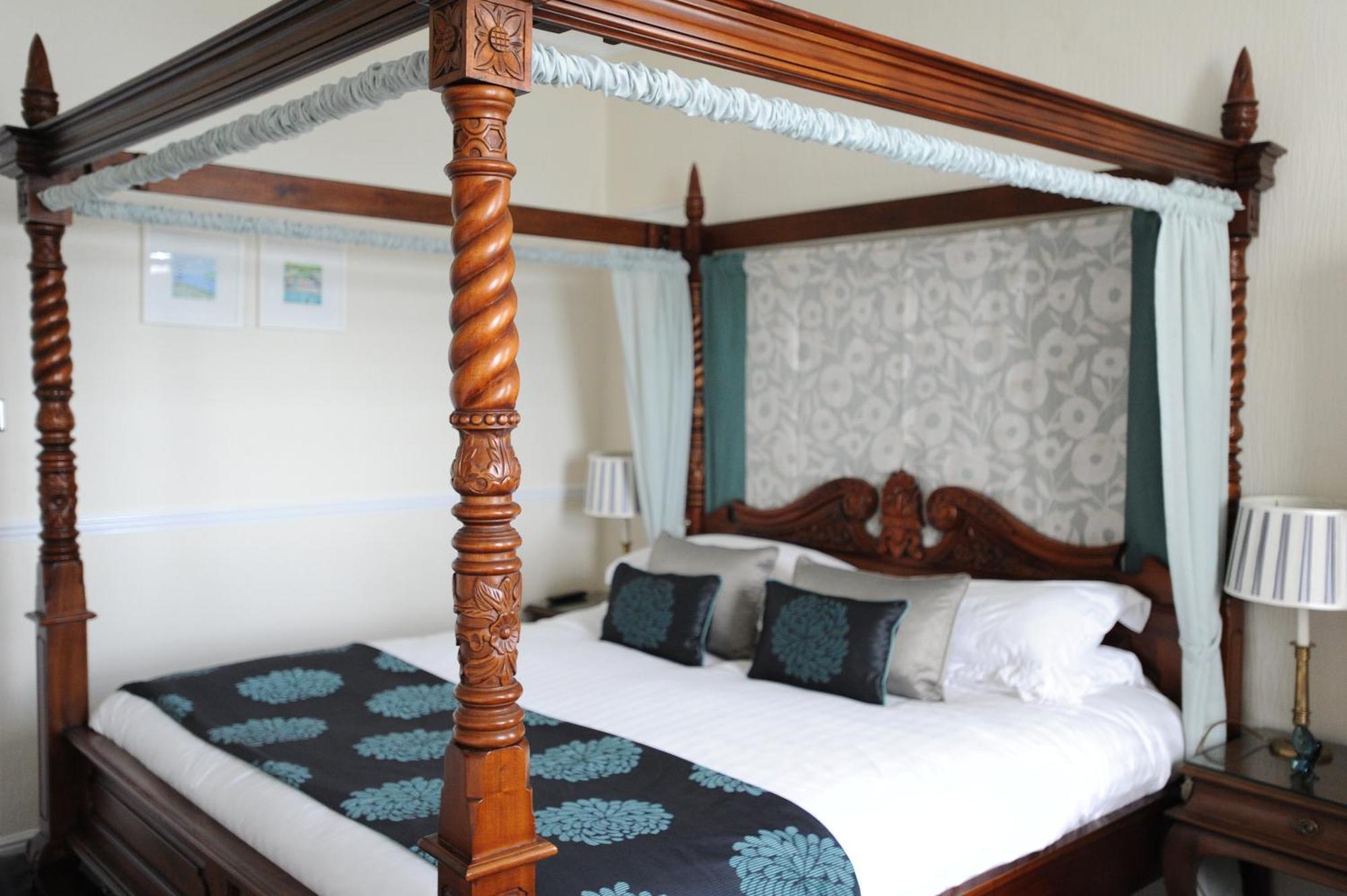 Hotel Anacapri Falmouth Pokoj fotografie A four-poster bed